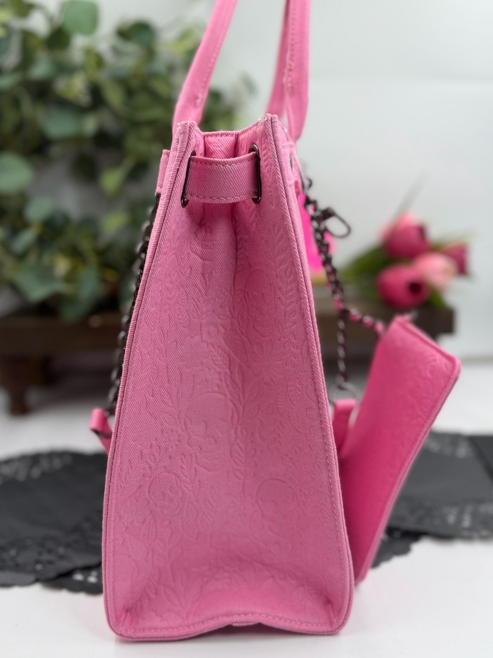 betsey johnson viral pink embossed skull floral tote bag w pouch - Picture 5 of 7